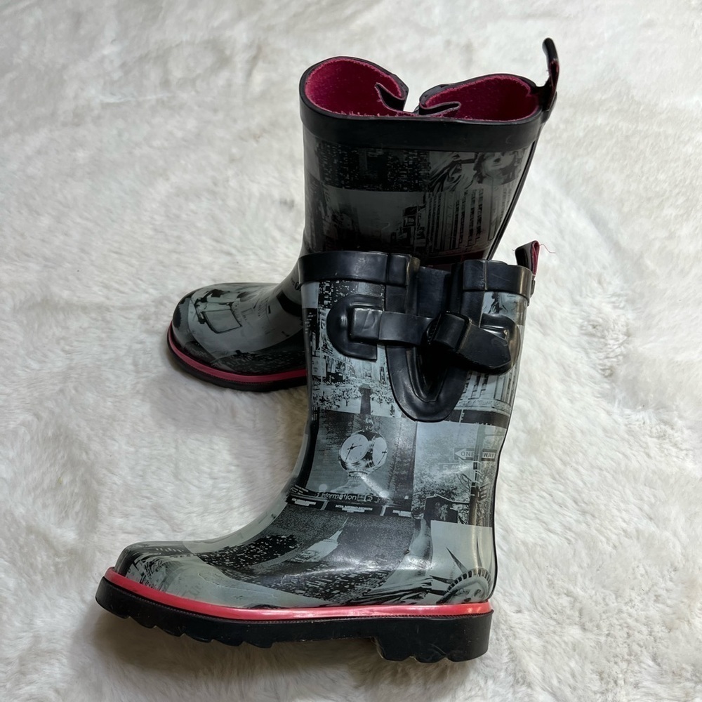Capelli New York rain boots kids size 10/11